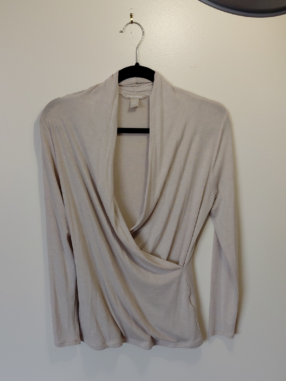 🔴 Banana Republic Neutral Wrap-Style Top in Tan